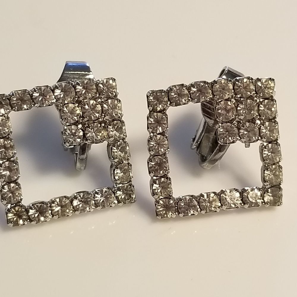 Vintage silvertone rhinestone earrings
